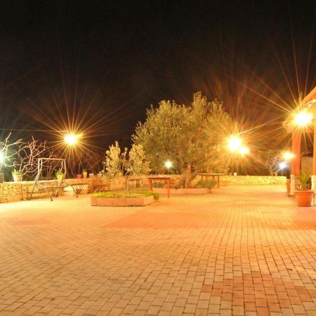 Agriturismo La Ferrovia Molfetta Buitenkant foto