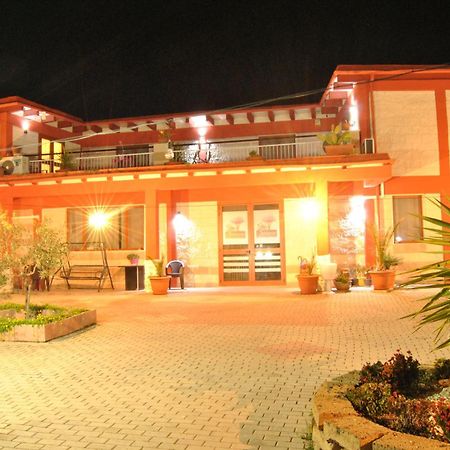 Agriturismo La Ferrovia Molfetta Buitenkant foto